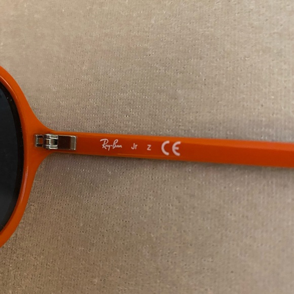 Ray-Ban Aviator Kids Junior Sunglasses - Picture 4 of 7